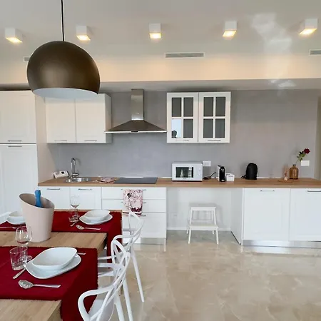 Seafront Modern Farmont Flamingo Apartment *